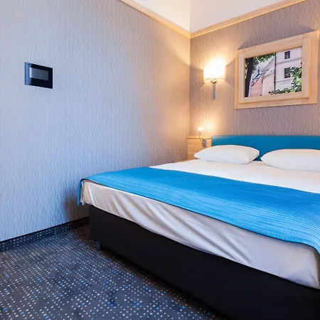 Ξενοδοχείο Leonardo Boutique Old Town 3*