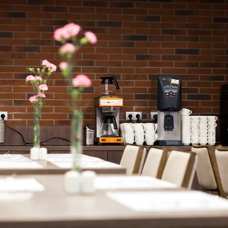 Отель Leonardo Boutique Old Town 3*