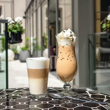 Leonardo Boutique Old Town Отель