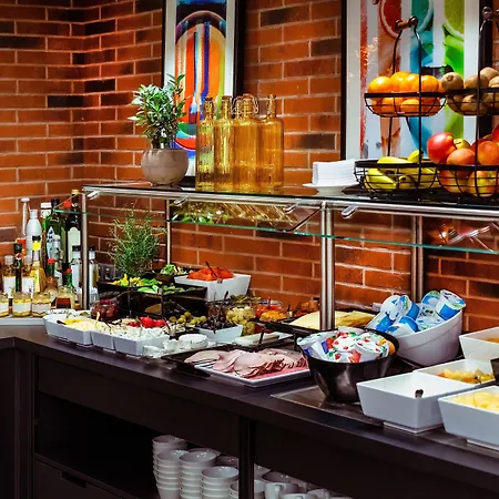 Leonardo Boutique Old Town Отель 3*