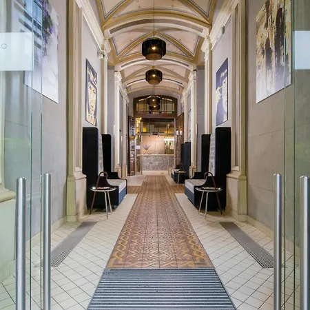 Leonardo Boutique Old Town Hotel