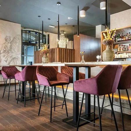Leonardo Boutique Old Town 3*