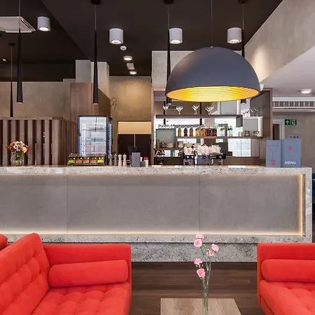 Отель Leonardo Boutique Old Town