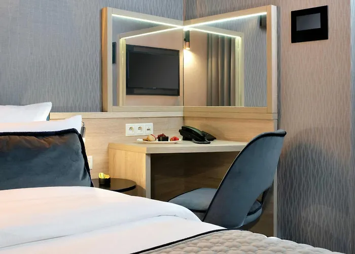 Leonardo Boutique Old Town Hotel 3*