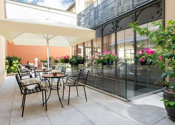 Hotel Leonardo Boutique Old Town 3*