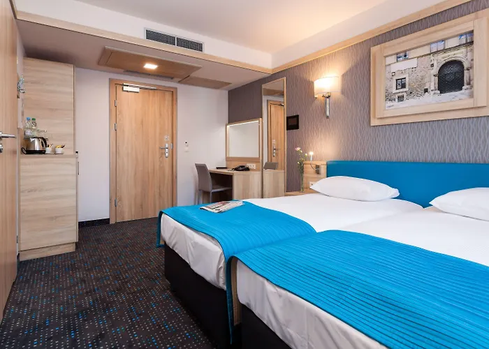 Leonardo Boutique Old Town Hotel 3*