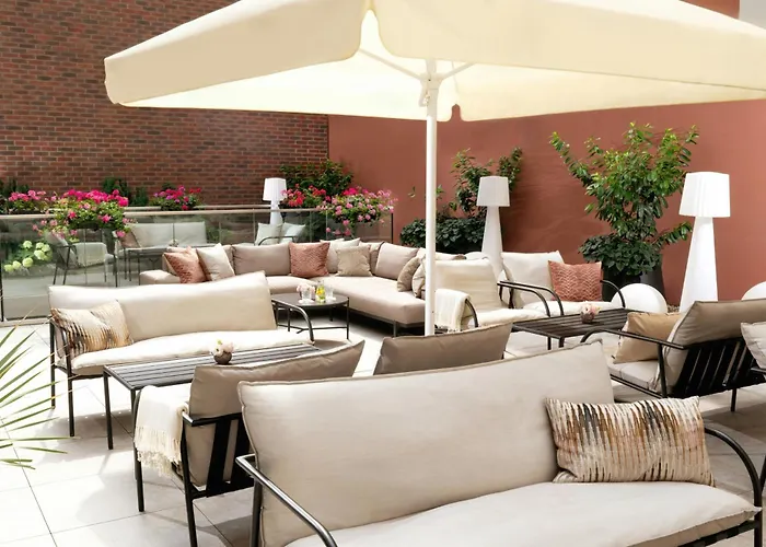 Leonardo Boutique Old Town Hotel 3*